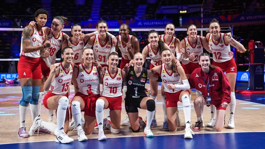 Sultanlar Ligi'nde derbi günü: THY ile Galatasaray karşı karşıya
