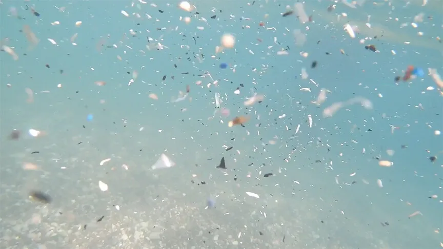 Güneyden esen rüzgar, Akdeniz kıyılarında plastik atık birikimine neden oluyor