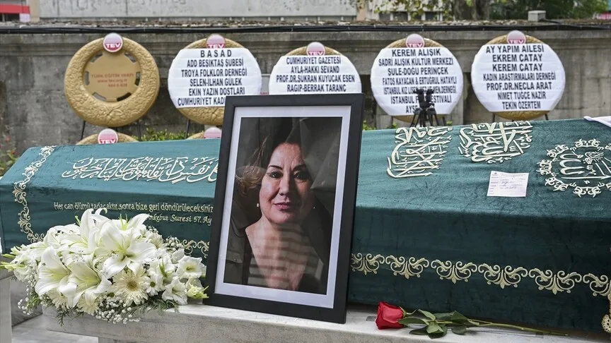 Usta oyuncu Gülsen Tuncer İstanbul'da son yolculuğuna uğurlandı
