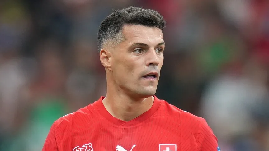 İsviçreli futbolcu Xhaka, sahte koronavirüs sertifikası aldığını itiraf etti
