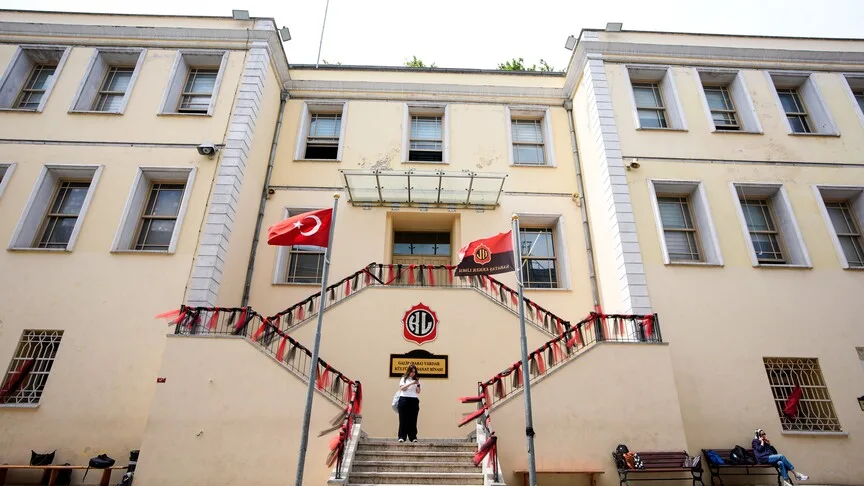 İstanbul'un asırlık eğitim kurumları Osmanlı'dan Cumhuriyet'e uzanan hafızayı taşıyor