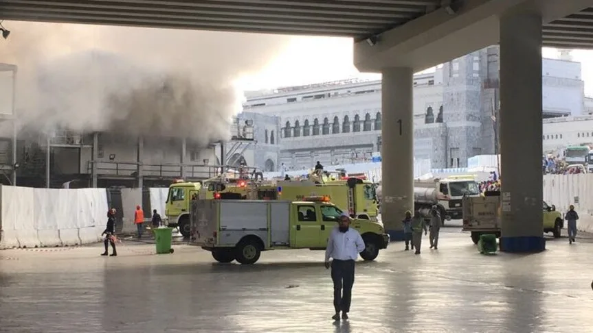 Suudi Arabistan'ın başkenti Riyad'da Kral Halid Havalimanı yakınında yangın çıktı