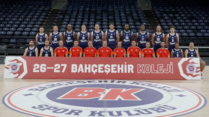Bahçeşehir Koleji oyuncuları Malachi Flynn ile İsmet Akpınar kadro kalitesinden memnun