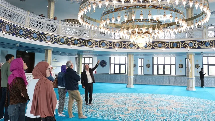 Fransa'da Eyüp Sultan Camisi, Avrupa Miras Günleri kapsamında ziyarete açıldı