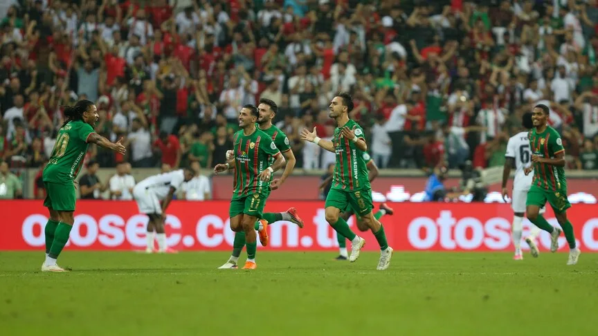 Amedspor, Trendyol Süper Lig'de Beşiktaş'ı 3-2 mağlup etti