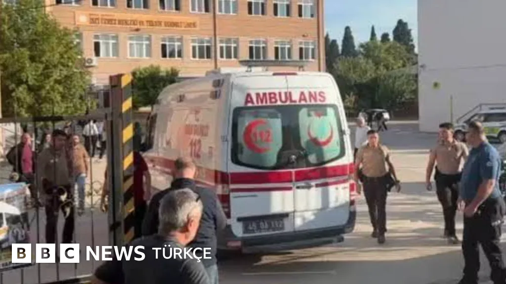 Manisa Turgutlu'da okul önünde silahlı saldırı: Üç çocuk yoğun bakımda