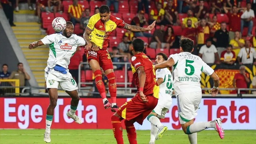 Göztepe ile Çaykur Rizespor, Trendyol Süper Lig'de 2-2 berabere kaldı