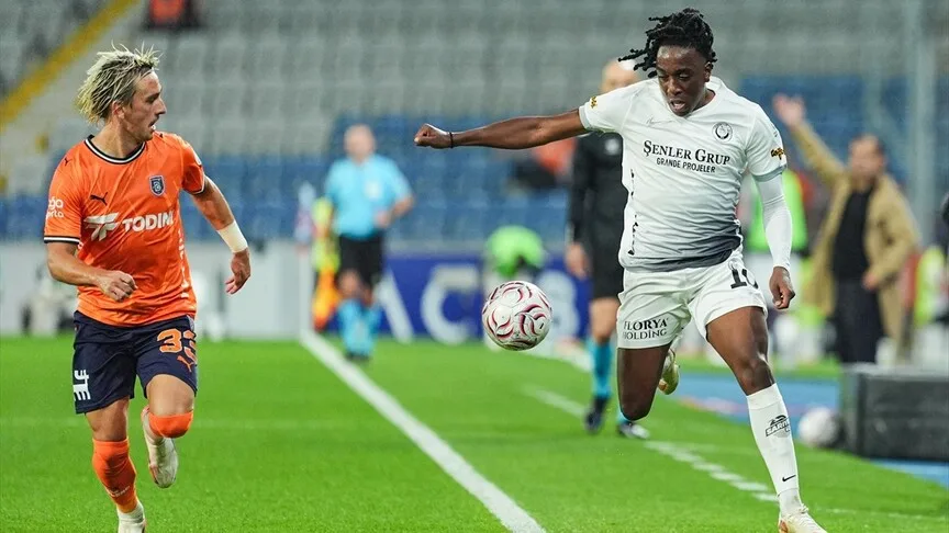 İstanbul Başakşehir, Süper Lig'de Gençlerbirliği'ni 4-0 mağlup etti