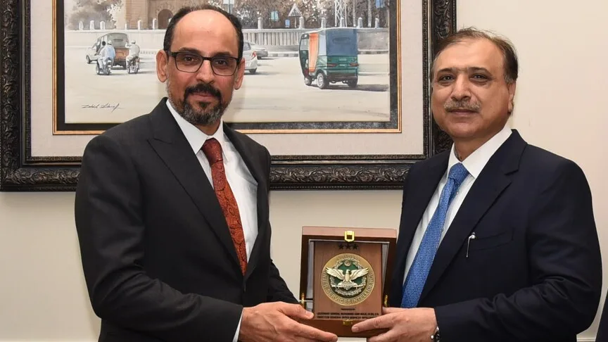 MİT Başkanı Kalın, Pakistan'da Genelkurmay ve İstihbarat Başkanlarıyla görüştü