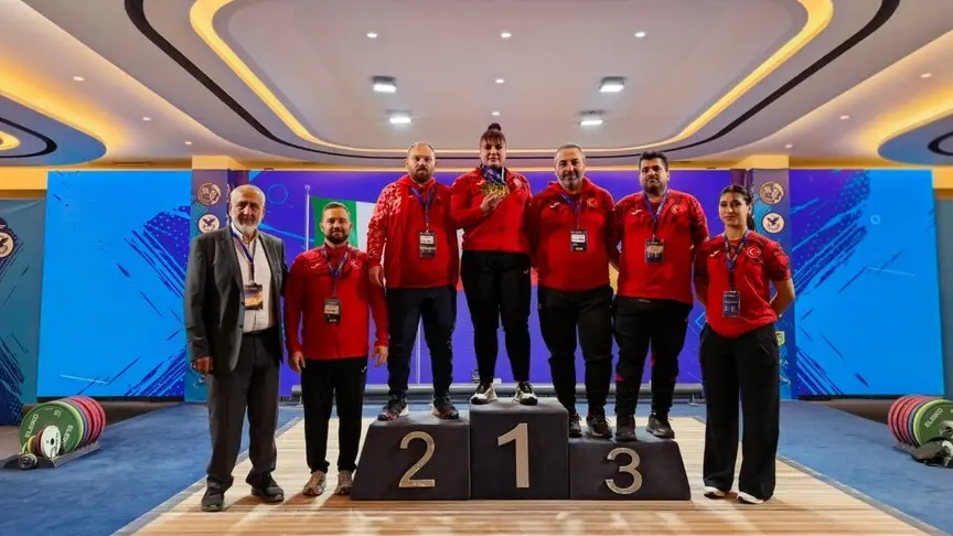 Milli halterci Tuana Süren, Avrupa Gençler Şampiyonası'nda 3 altın madalya elde etti