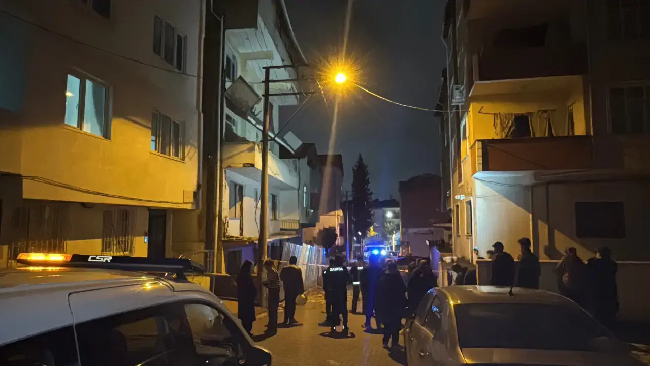 6 ay önce boşaltılmıştı: Kocaeli'nde 4 katlı binanın balkonu çöktü