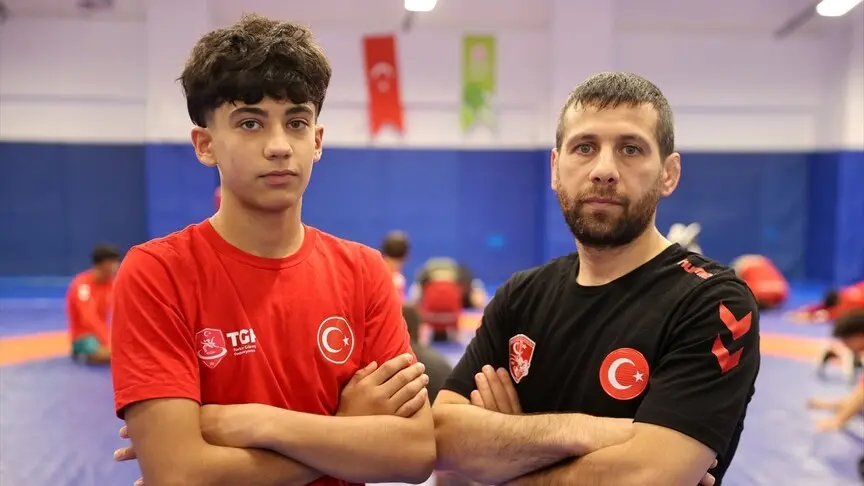 Antrenör babanın şampiyon oğlu güreşte yeni başarılar peşinde