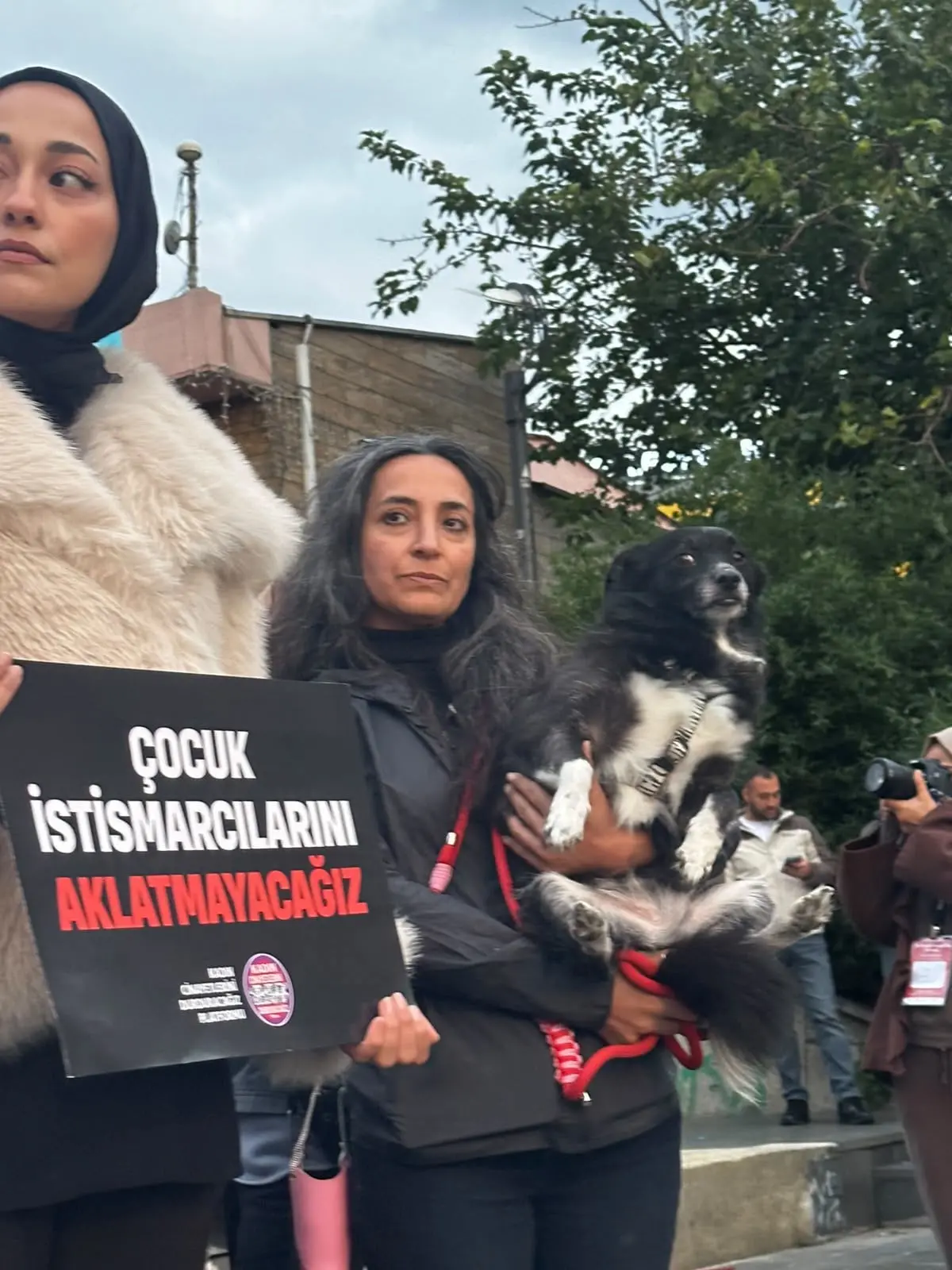 Feministler Şişhane’den seslendi: Fatma Nur ve Hifa İkra neden korunmadı?