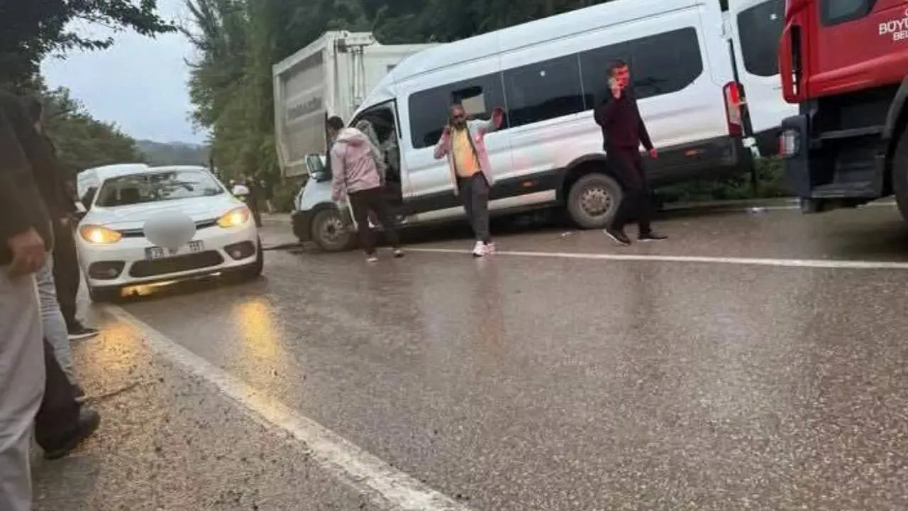 Ordu’da feci kaza: Yolcu minibüsü kamyonla çarpıştı... Ölü ve yaralılar var