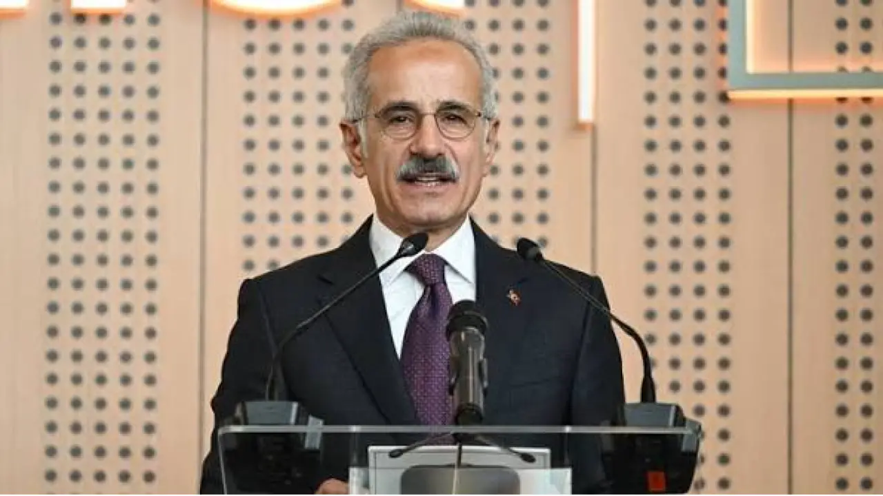 "Hatay Havalimanı'nı yıl sonunda tamamlamayı hedefliyoruz"