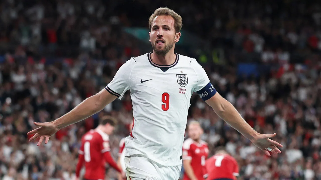 Harry Kane rekoru egale etti: İngiltere 3 puanı üç golle aldı!