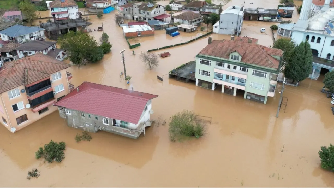 Şiddetli yağış birçok ilde etkisini sürdürüyor!