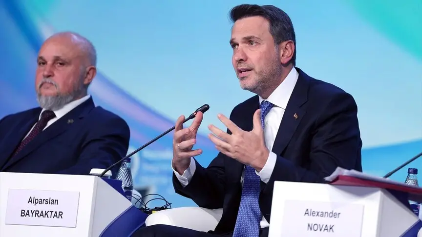 Bakan Bayraktar, enerjide küresel zorluklar karşısında işbirliğinin şart olduğunu söyledi