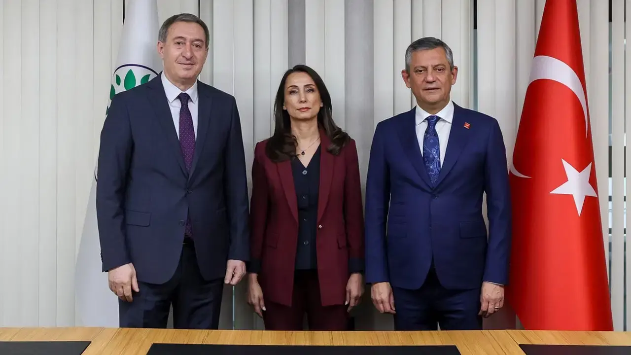 Özgür Özel, bugün DEM Parti heyetiyle görüşecek: Kritik buluşma saat 12.30'da