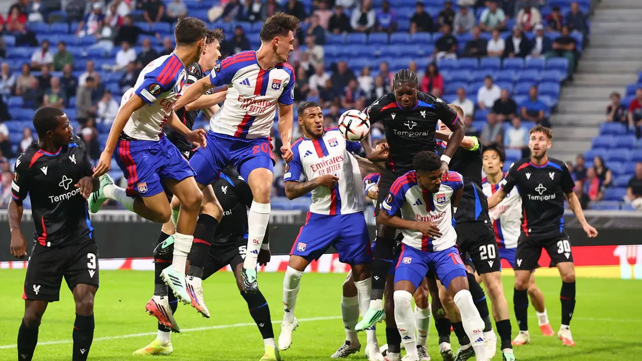 Lyon 5 gollü maçta Crystal Palace'ı devirdi