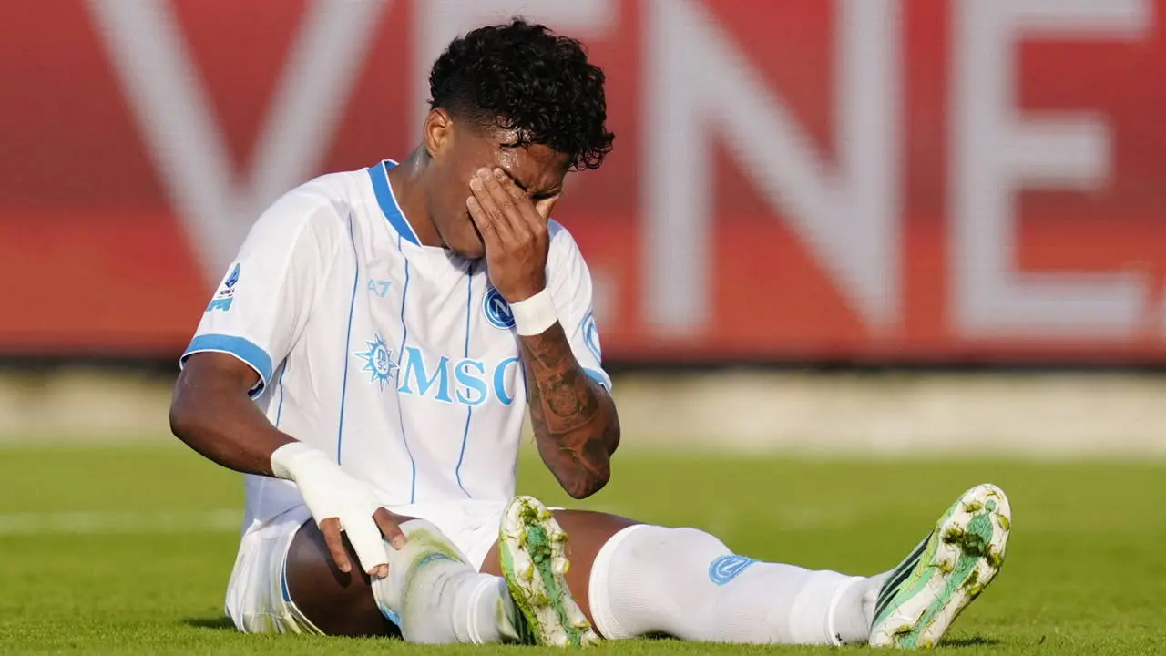 Napoli'ye şok: Venezia ilk galibiyetini aldı