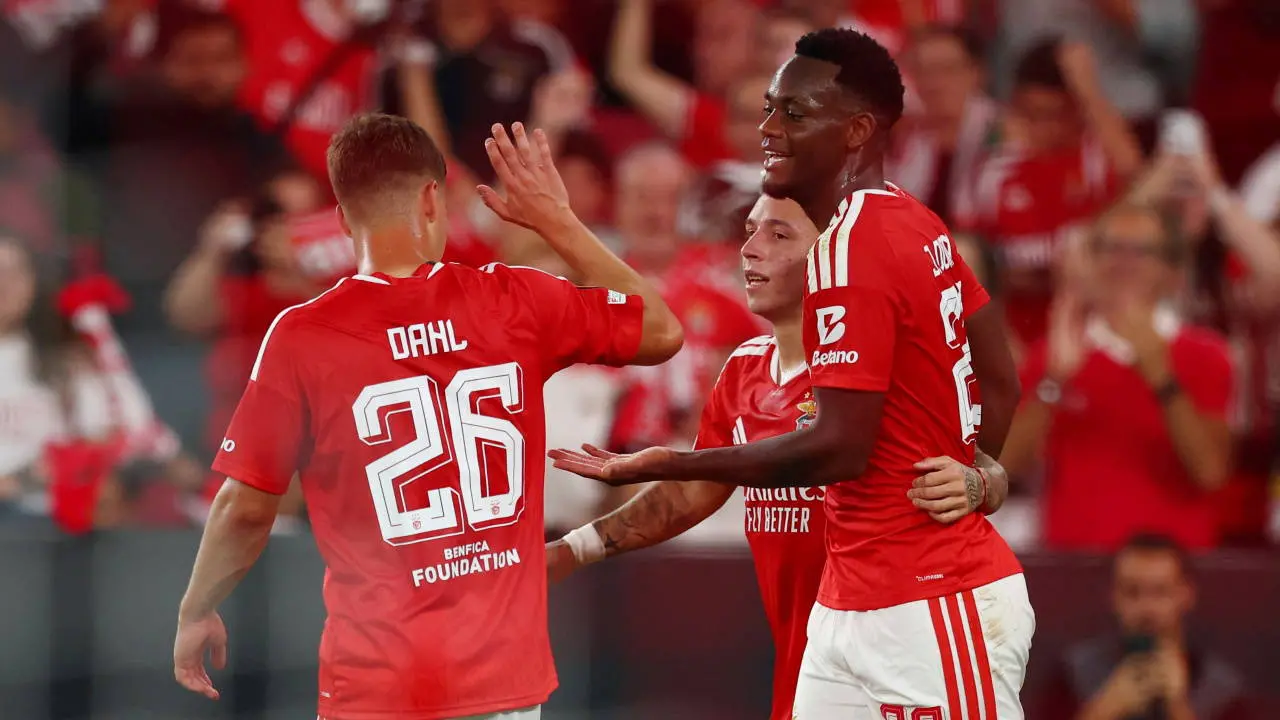 Jhon Duran yıldızlaştı: Benfica evinde farklı kazandı!
